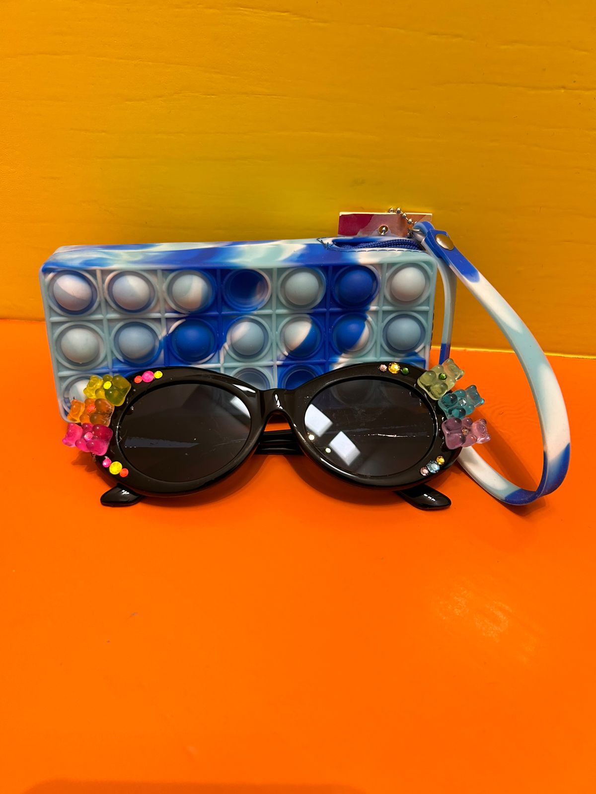 CRYSTALIZED GUMMY BEAR SUNGLASSES W/ POPIT CASE