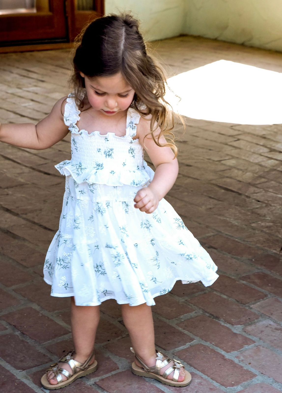 DRESS FLOWERS  WHITE