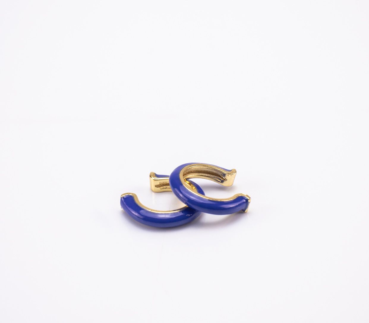 EAR CUFF ESMALTADA LISA AZUL REY